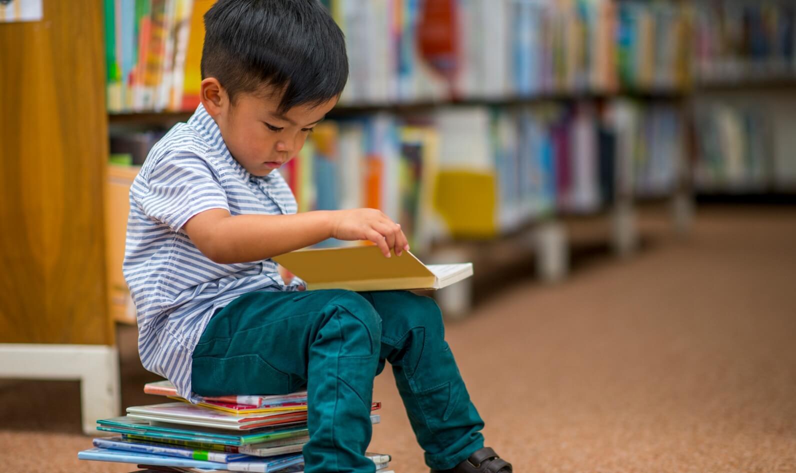 How Parents Can Support Kindergarten Reading Skills Grooming
