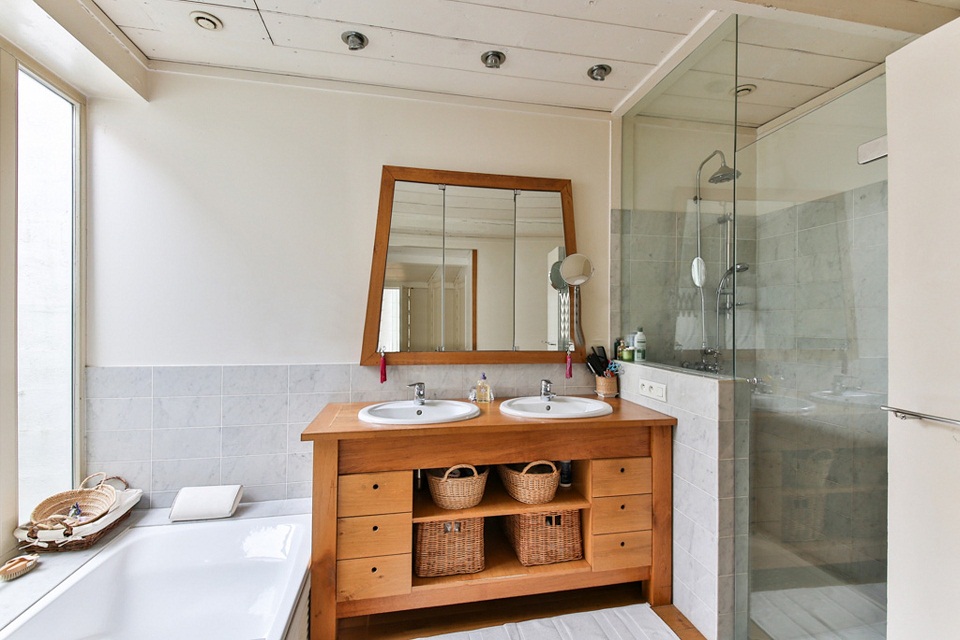 Shower Screen